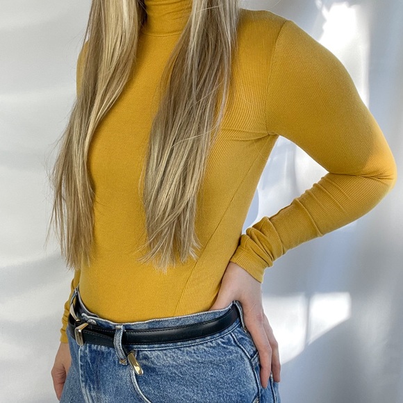 Aritzia Wilfred Only Turtleneck - Picture 2 of 6